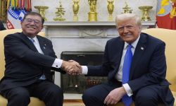 "يبدو مخيفا على التلفزيون".. رئيس الوزراء الياباني  يروي انطباعاته عن ترامب